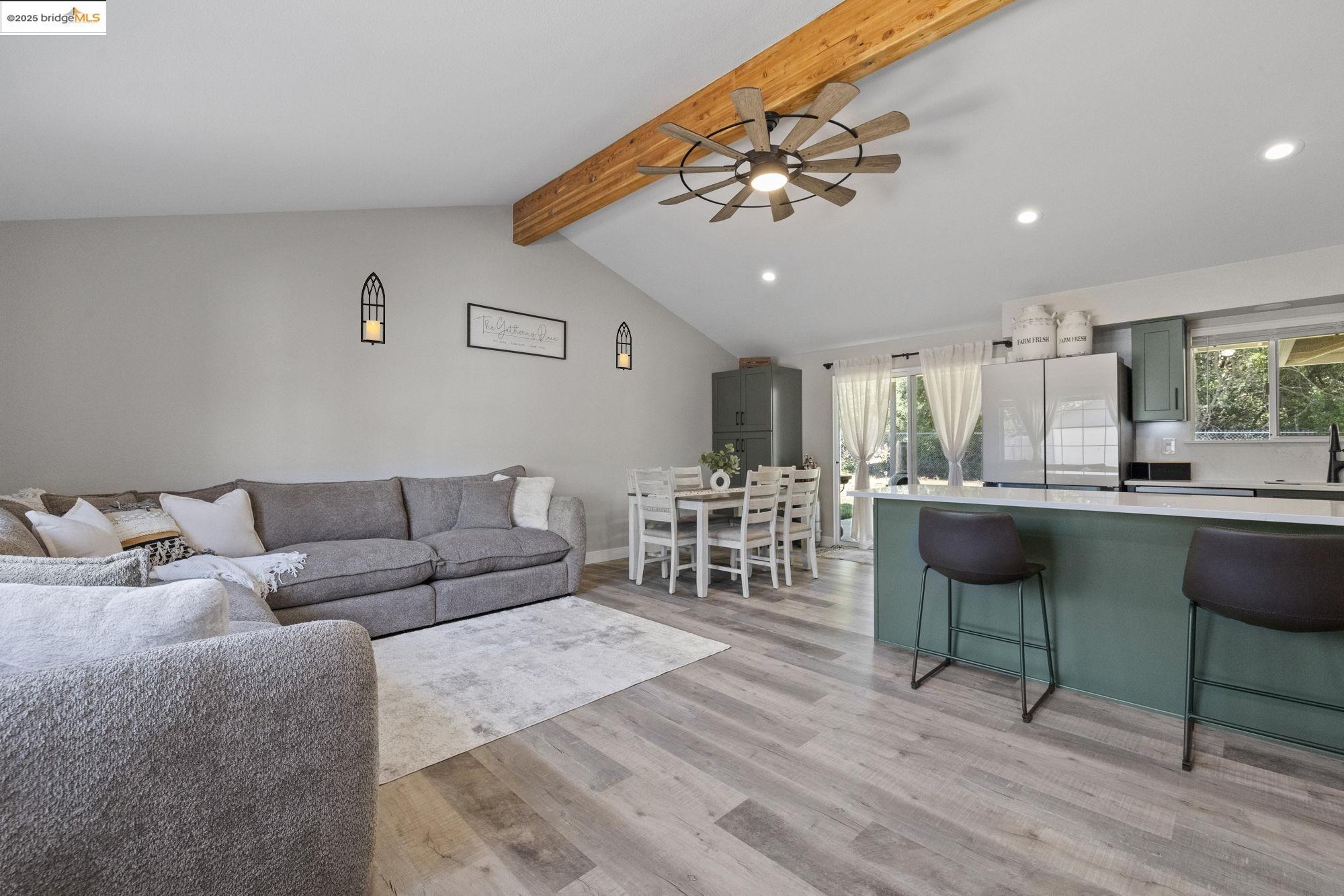 10855 Robinwood Ln