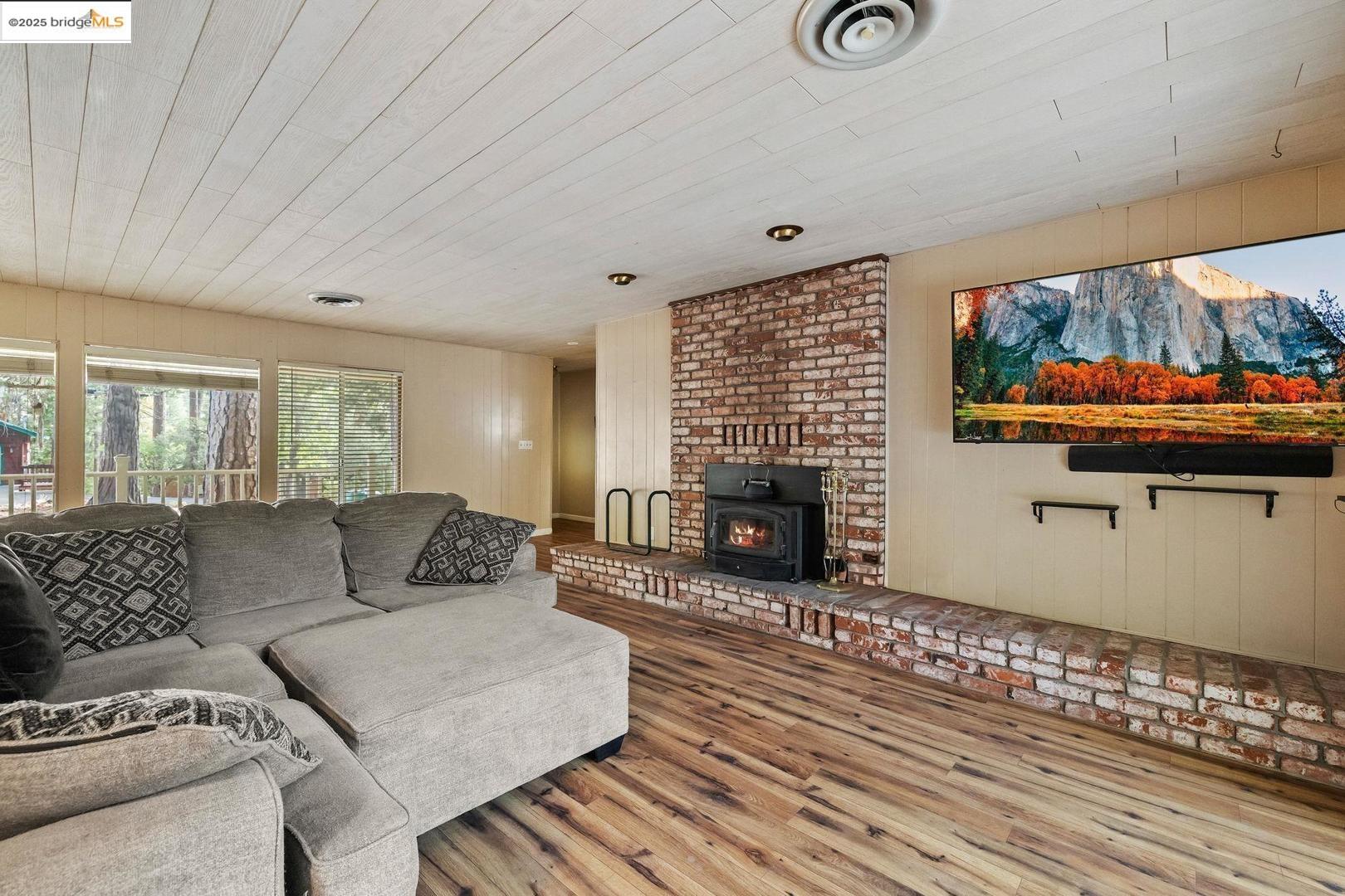 23718 Fremont WAY