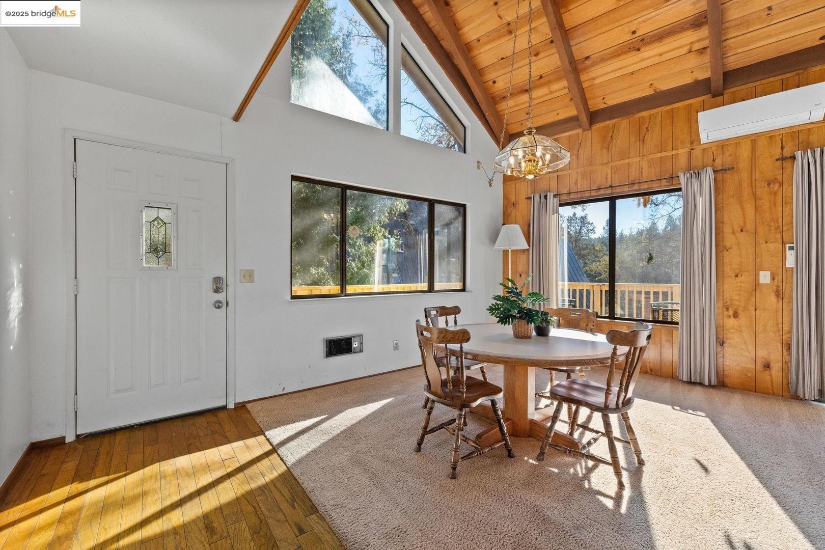 20266 Pine Mountain Dr