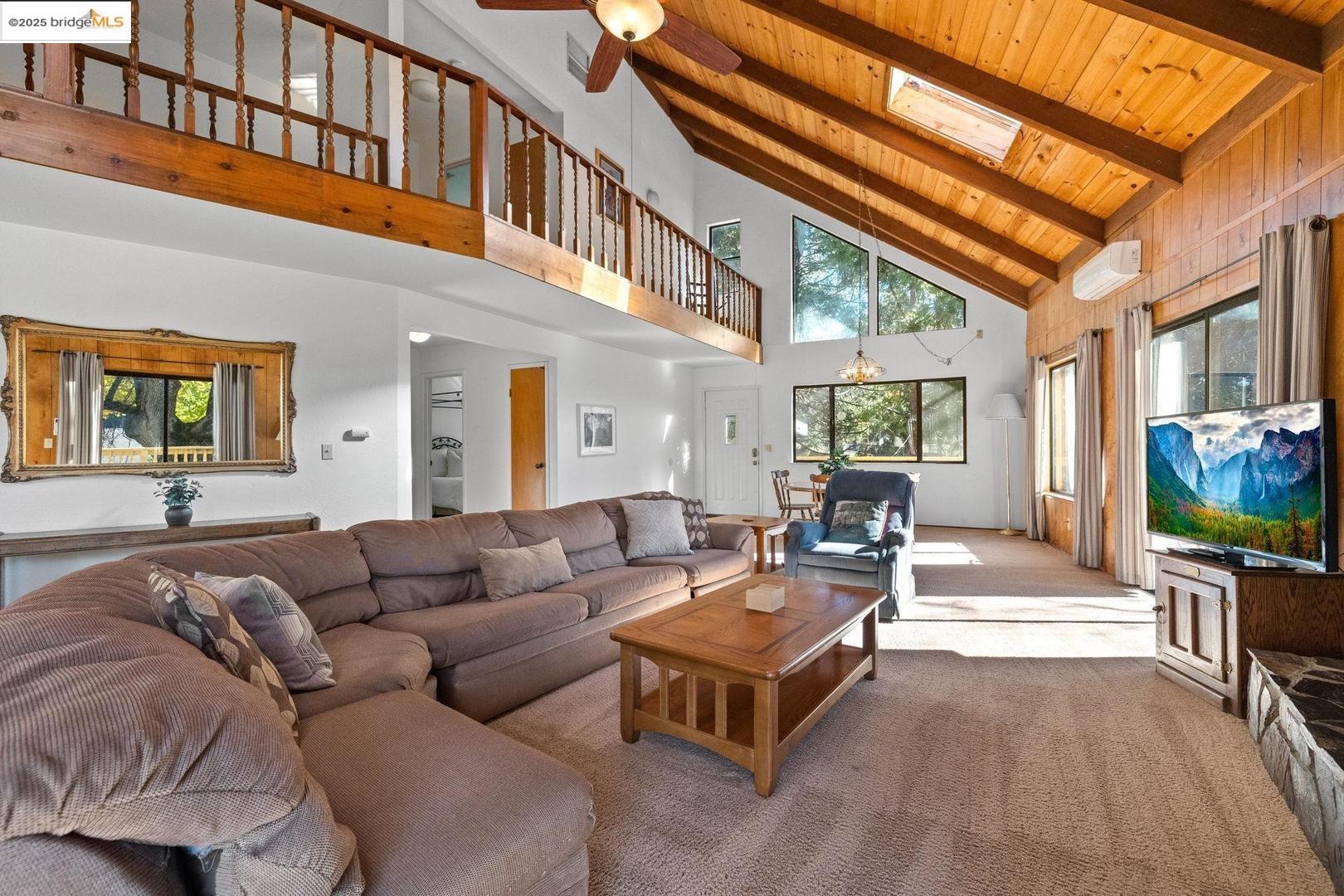 20266 Pine Mountain Dr