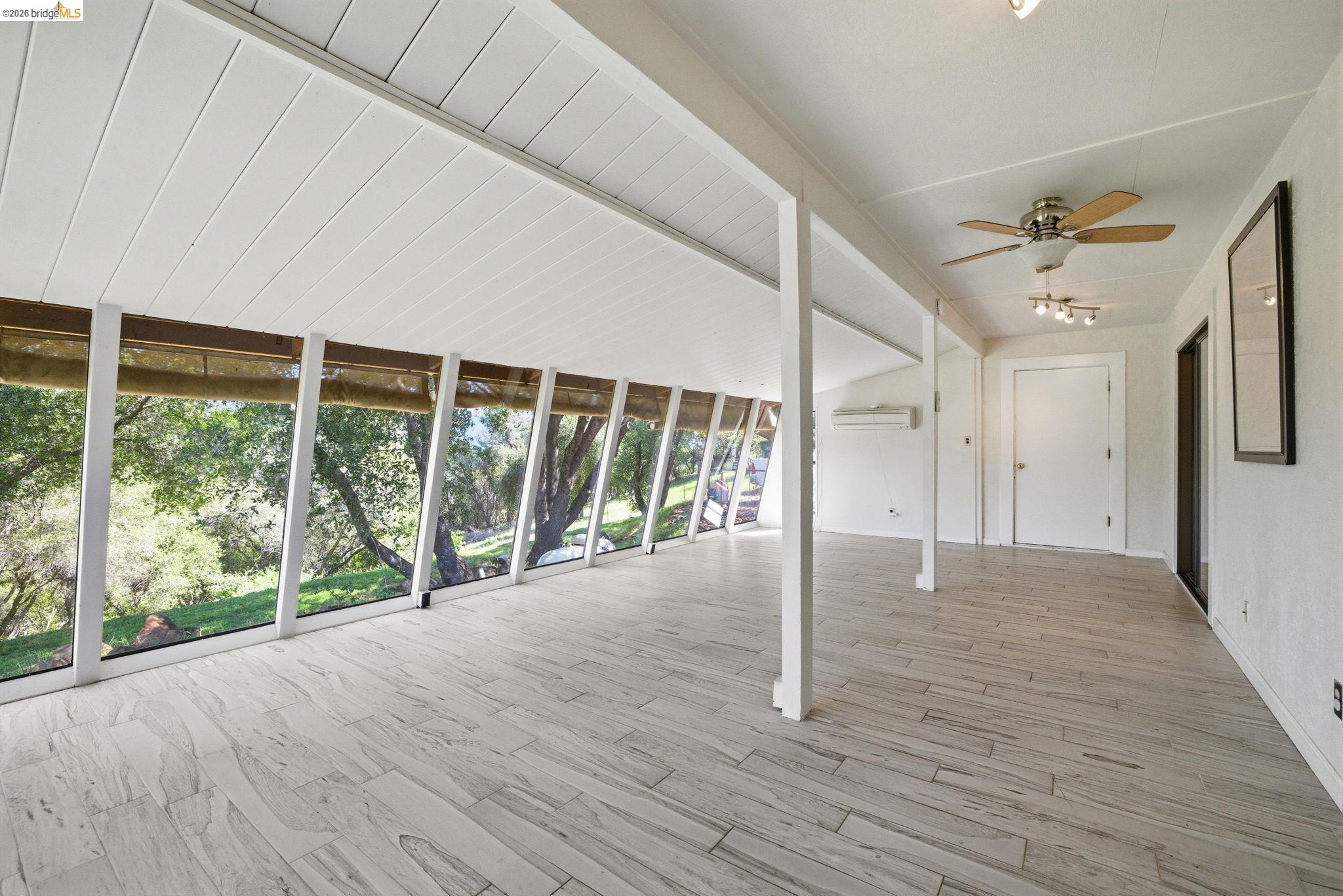 23245 Isabella Ct