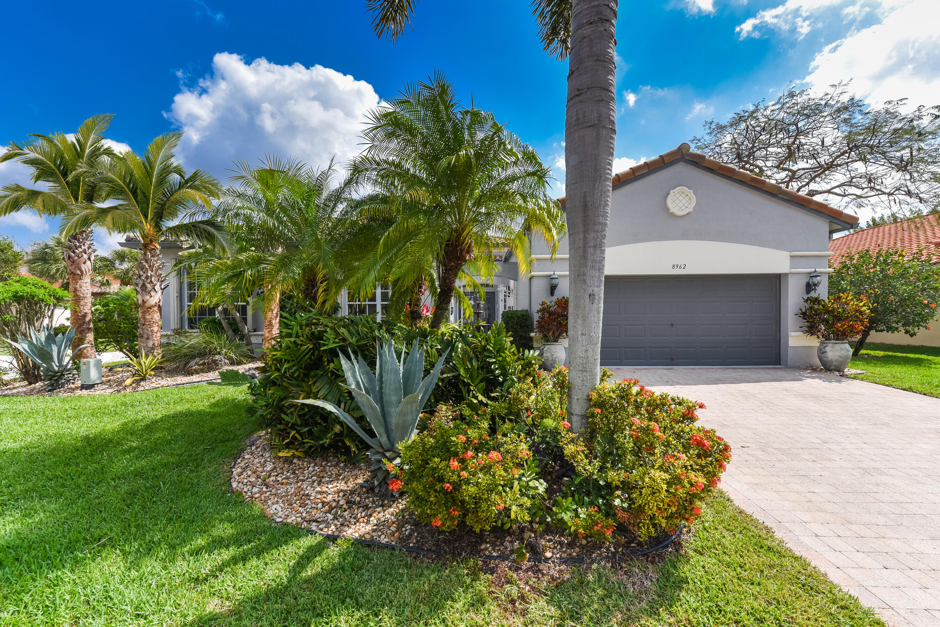 8962 Torcello Way