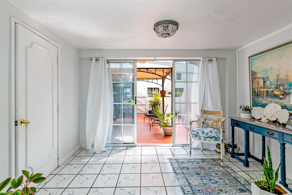 231 Foxtail Drive Unit: E