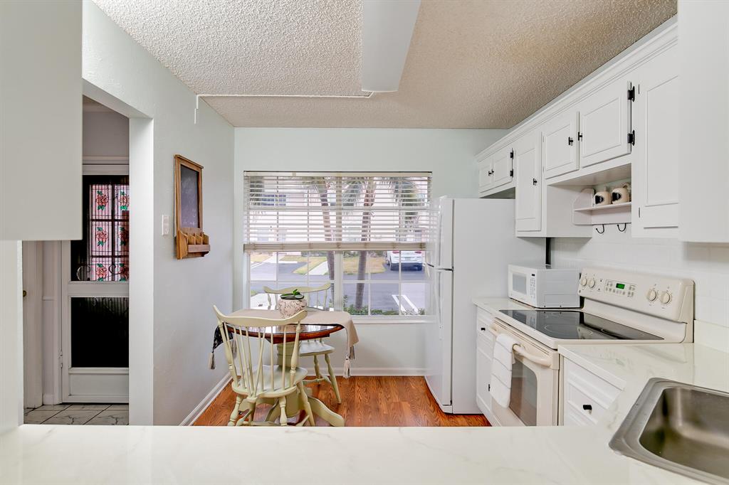 231 Foxtail Drive Unit: E