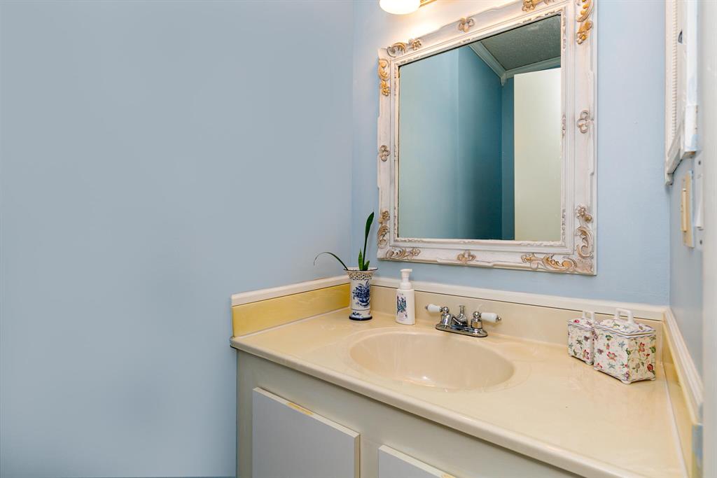 231 Foxtail Drive Unit: E