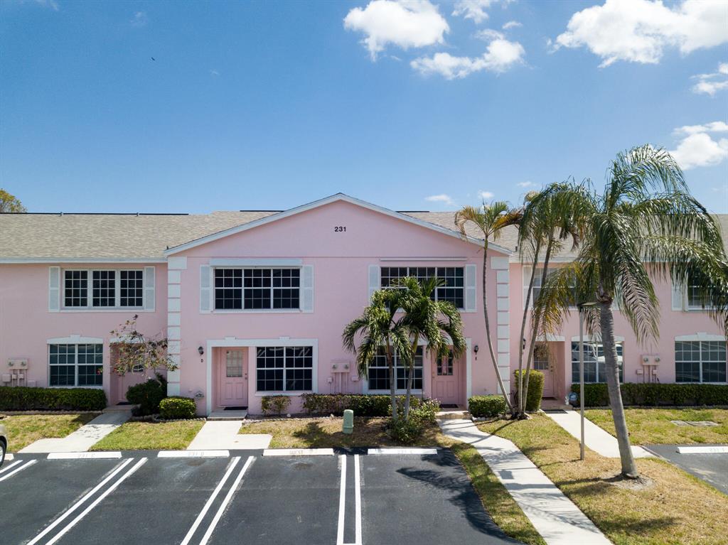 231 Foxtail Drive Unit: E