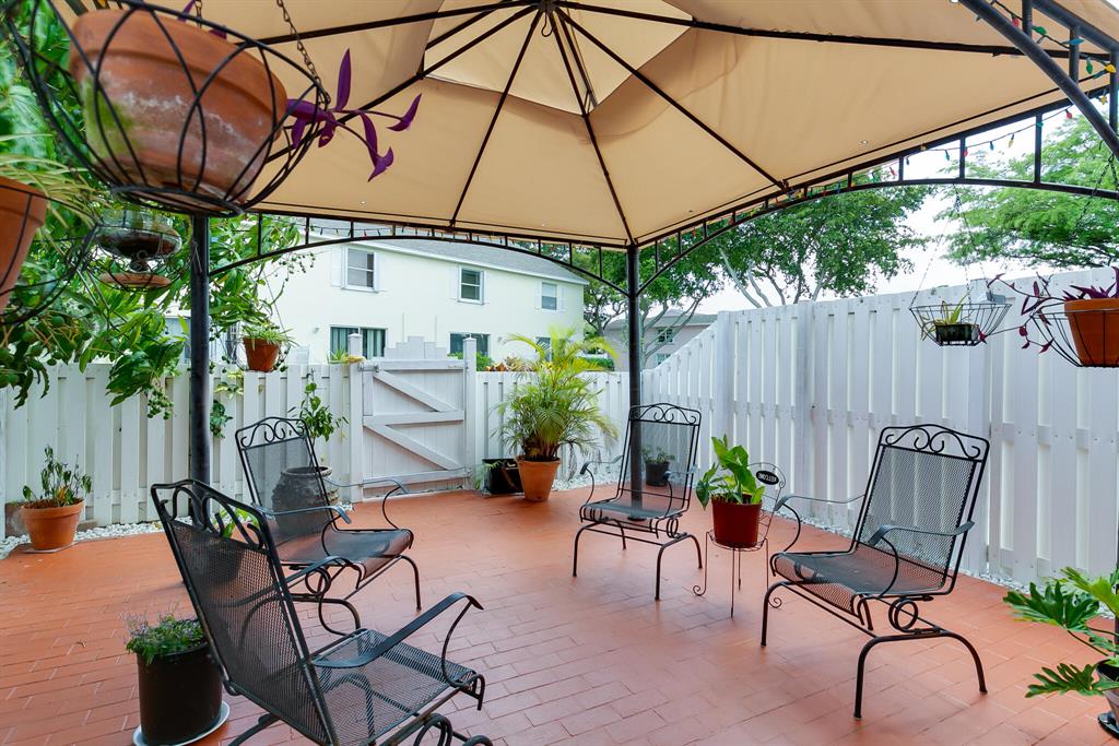 231 Foxtail Drive Unit: E