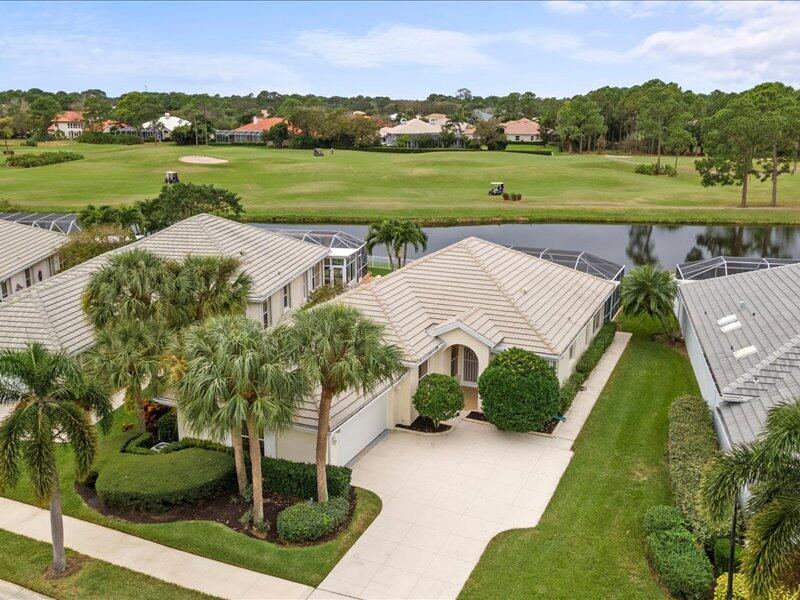 529 SW Hampton Court