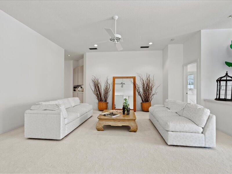 529 SW Hampton Court