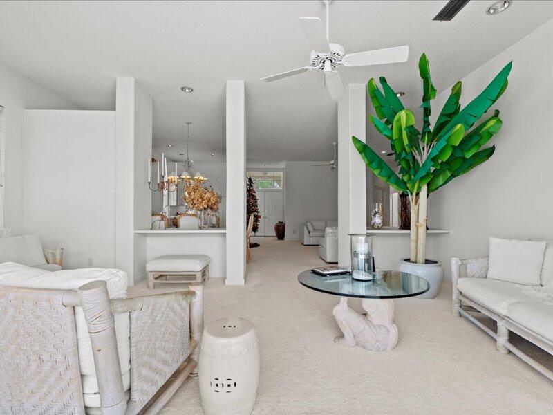 529 SW Hampton Court