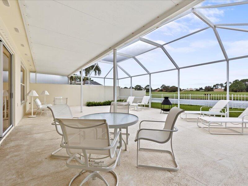 529 SW Hampton Court