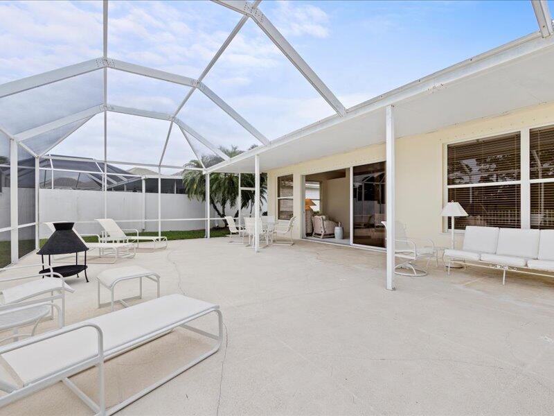 529 SW Hampton Court