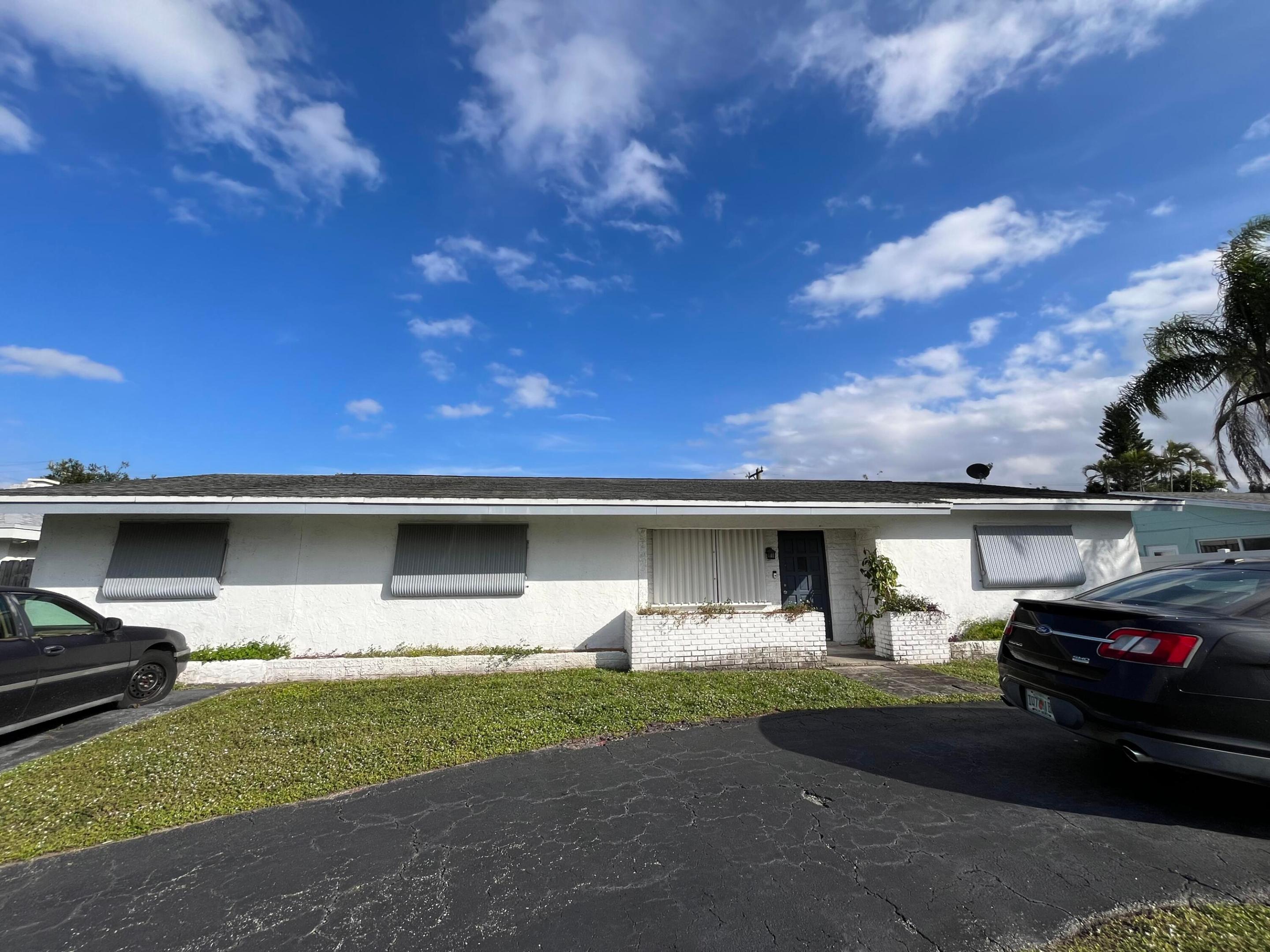 1220 Stoneway Lane