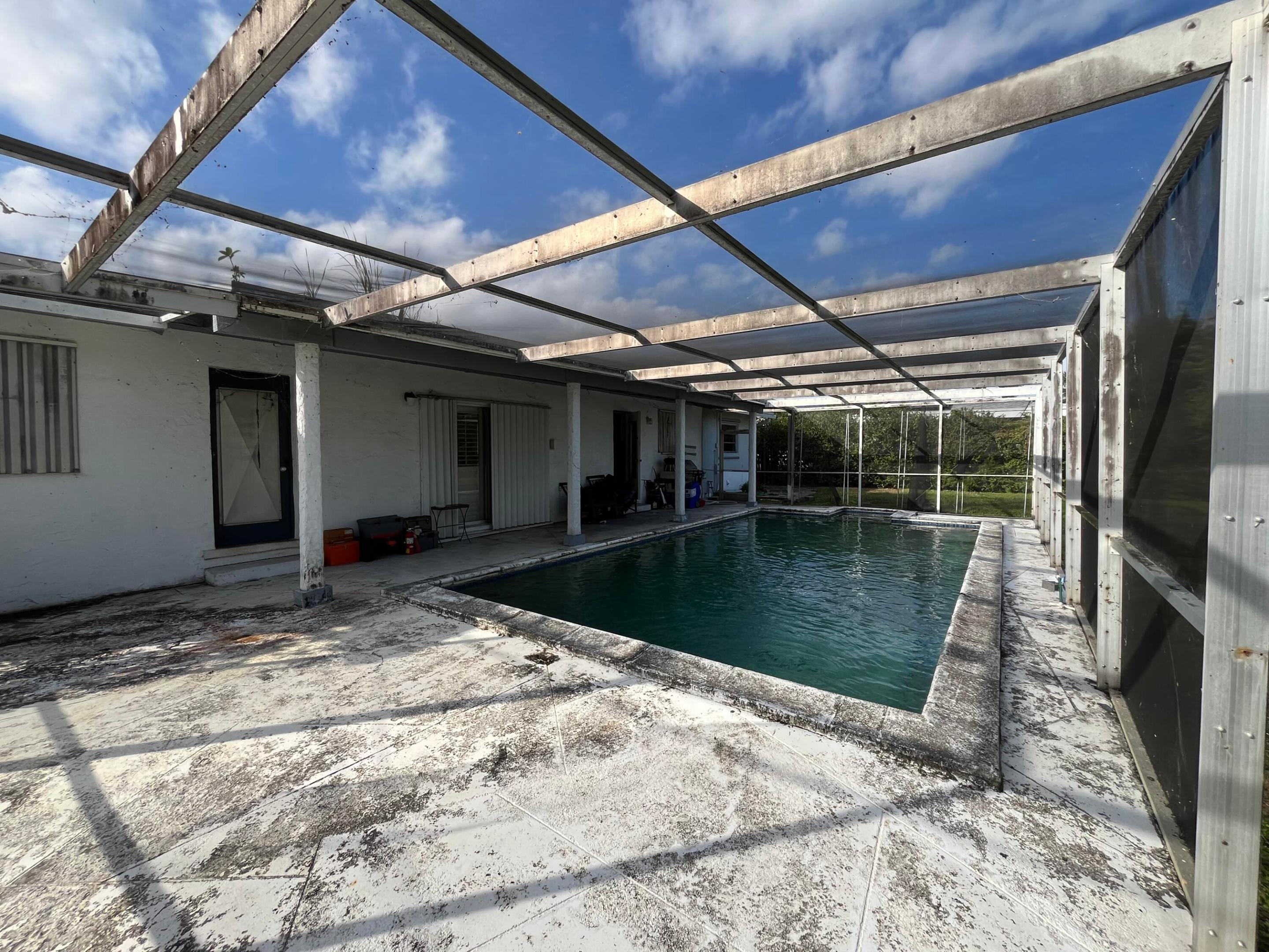 1220 Stoneway Lane