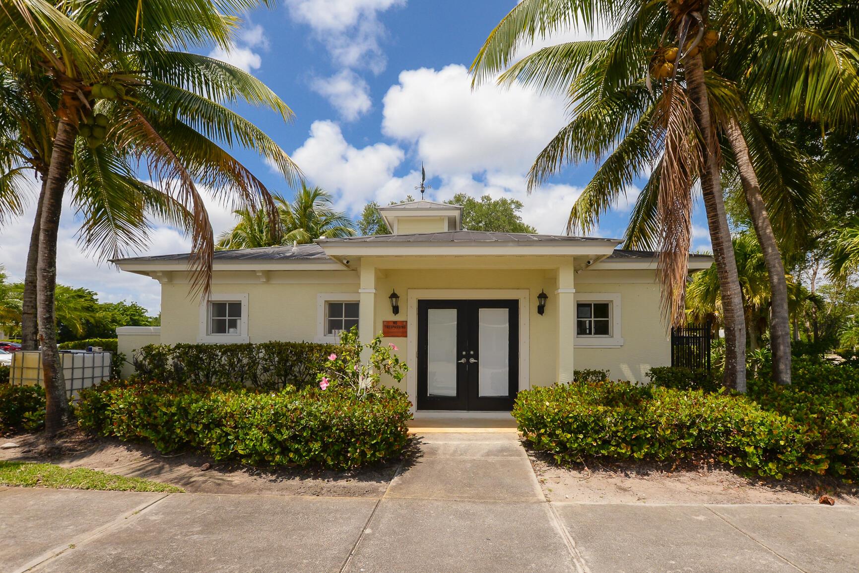 2626 Creekside Drive