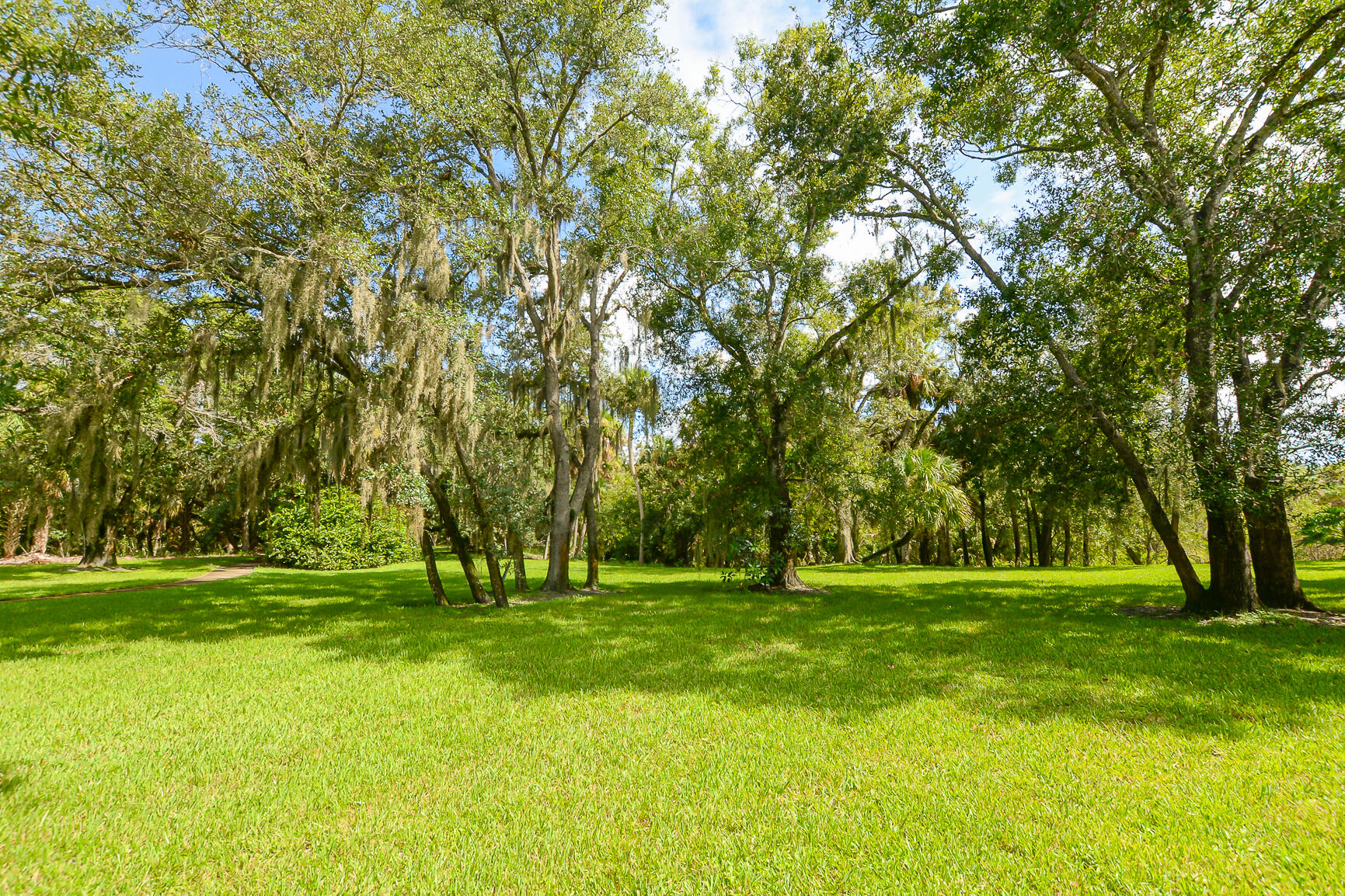 3944 Sabal Way