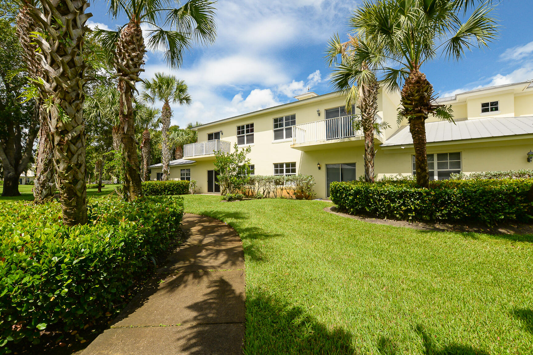 3929 Sabal Way