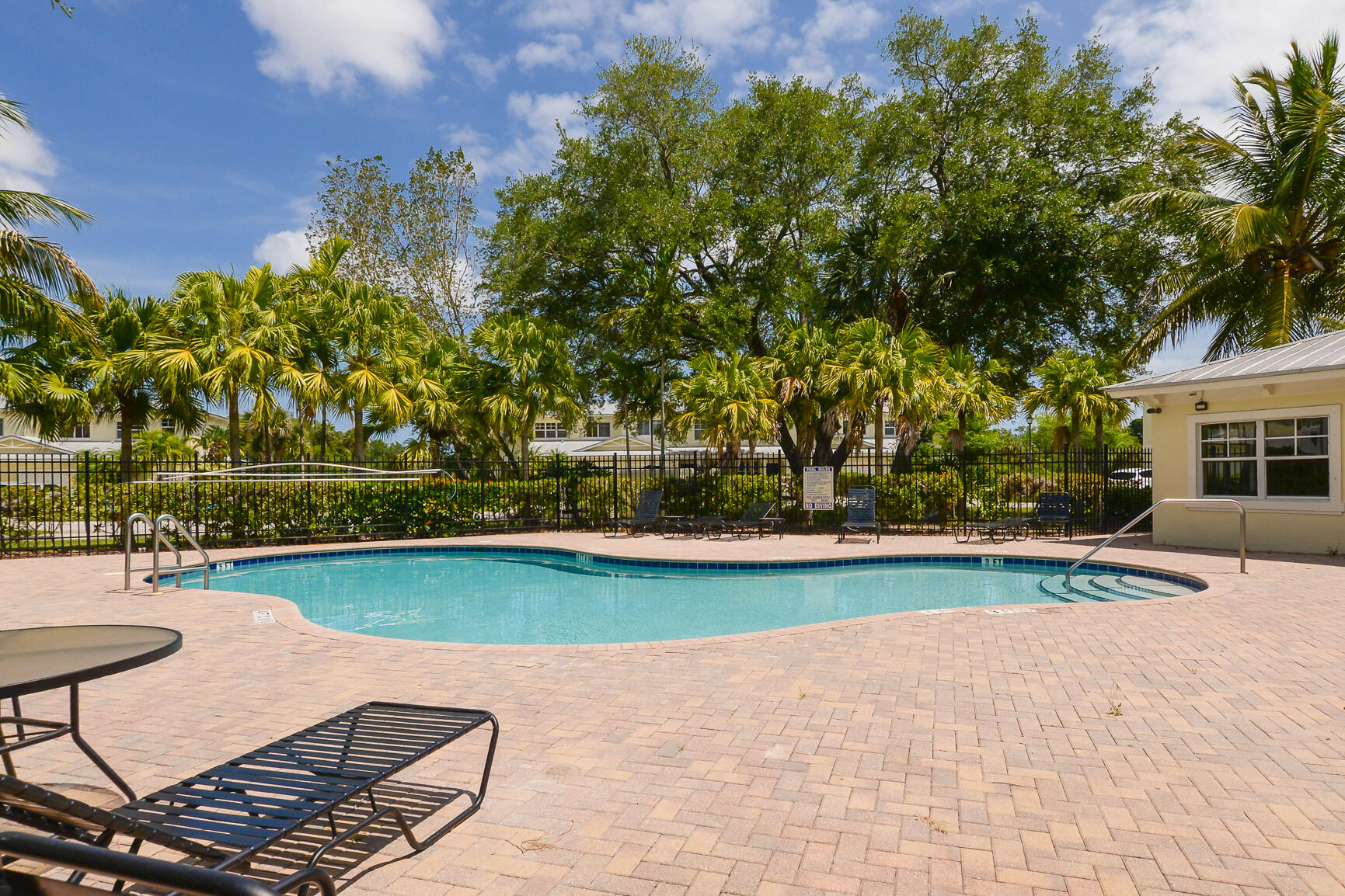 3929 Sabal Way