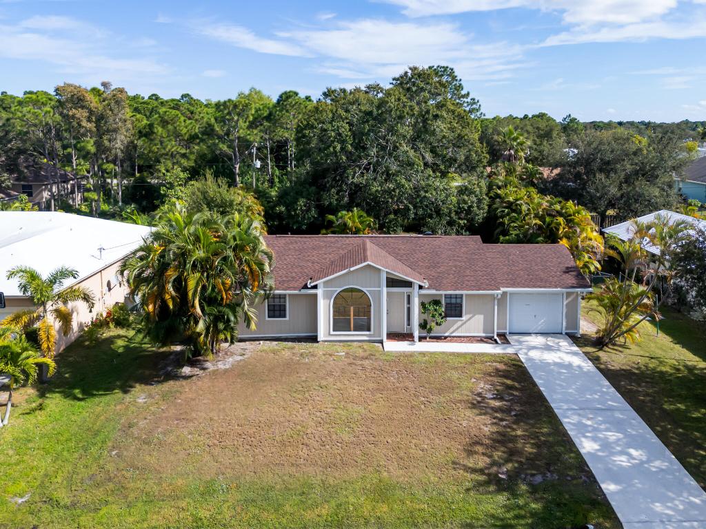 1133 SW Hibiscus Street