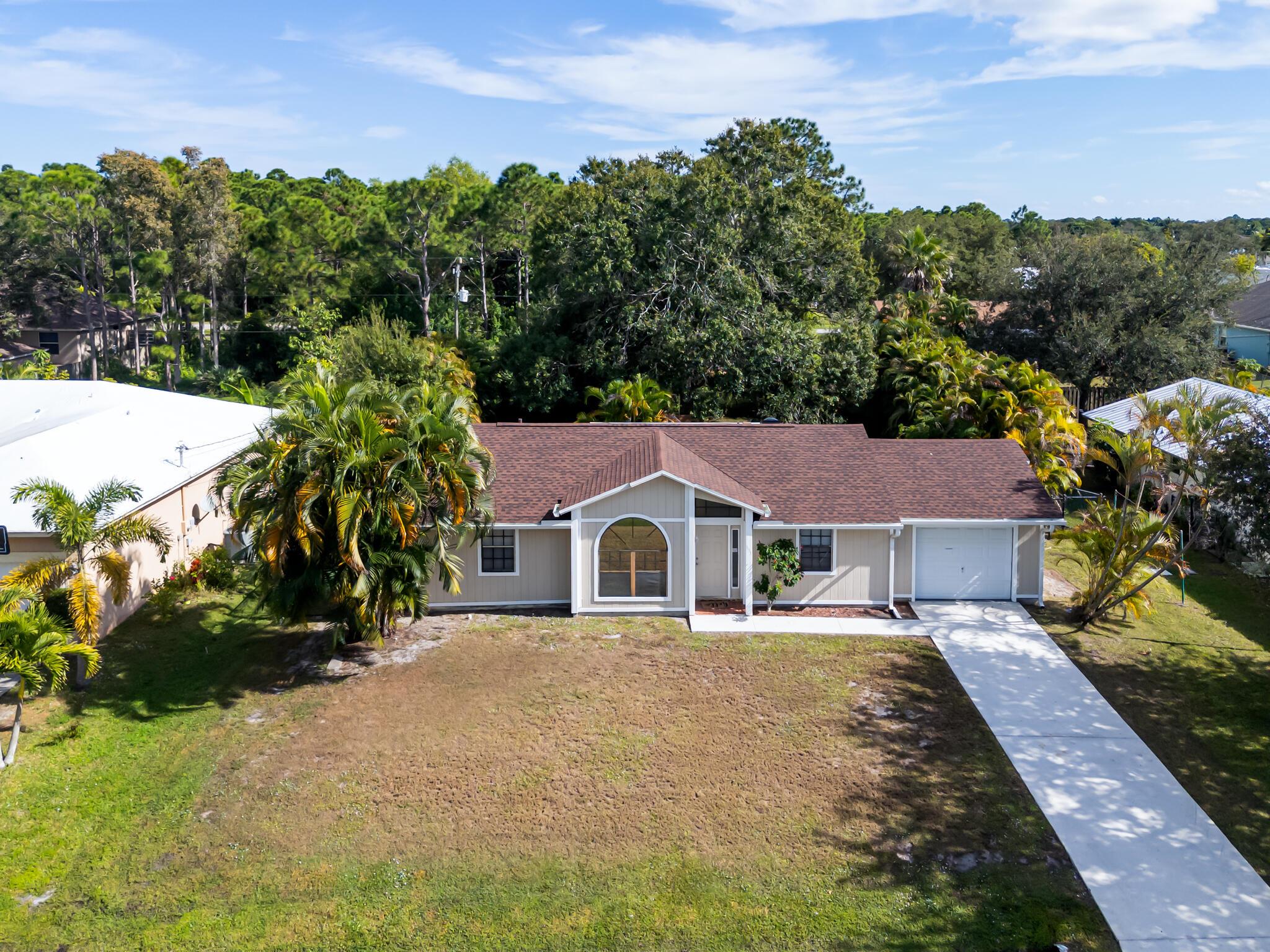 1133 SW Hibiscus Street