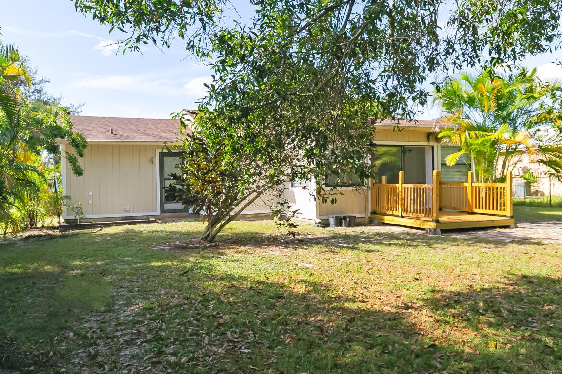 1133 SW Hibiscus Street