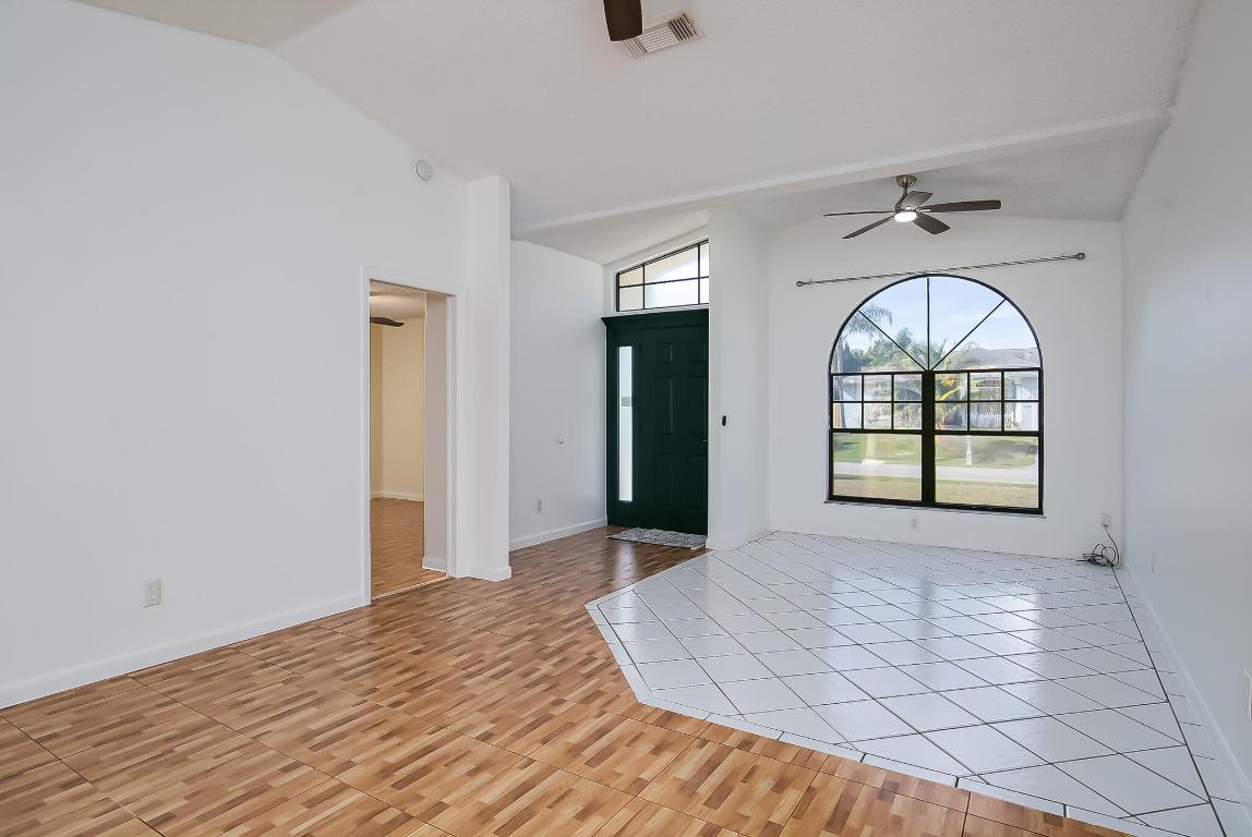 1133 SW Hibiscus Street