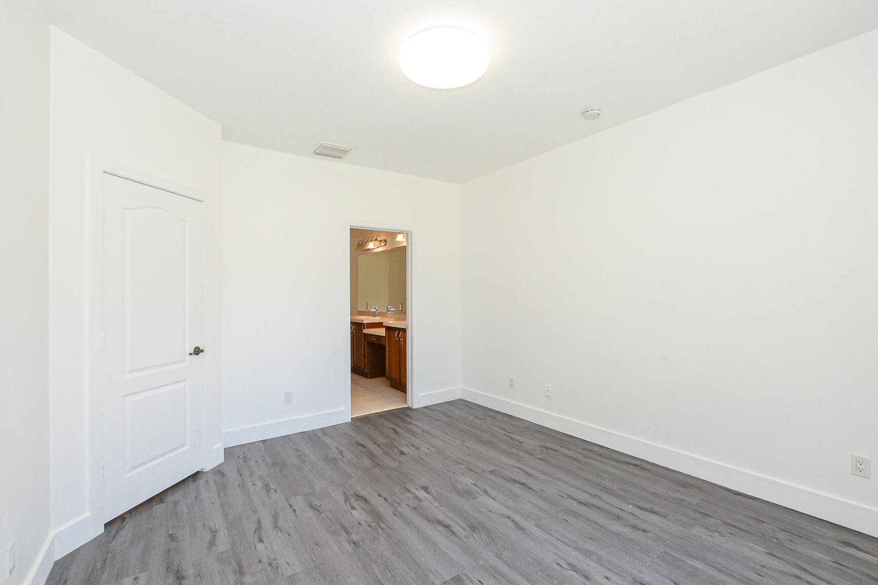 2626 Creekside Drive