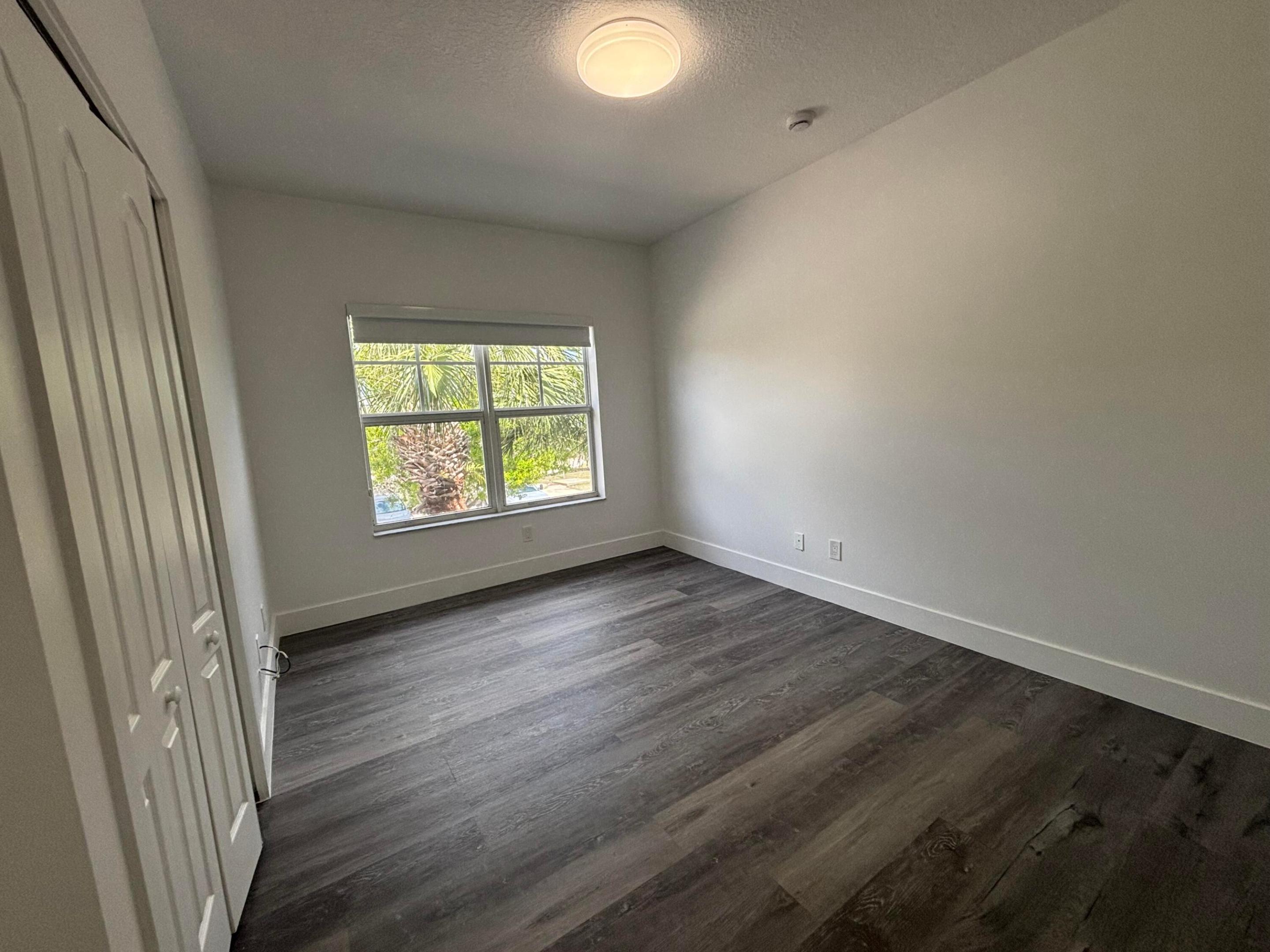 2555 Creekside Drive