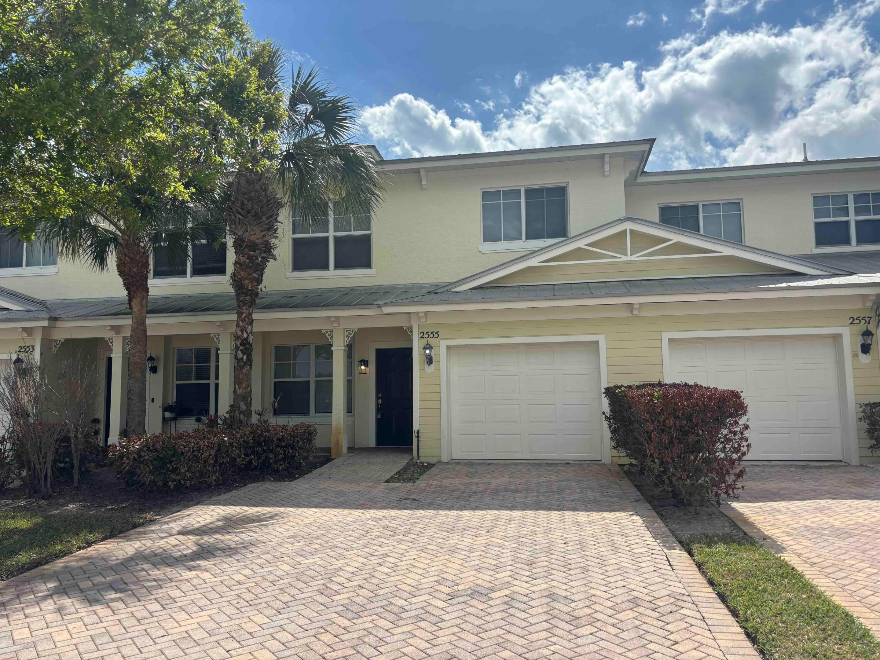 2555 Creekside Drive