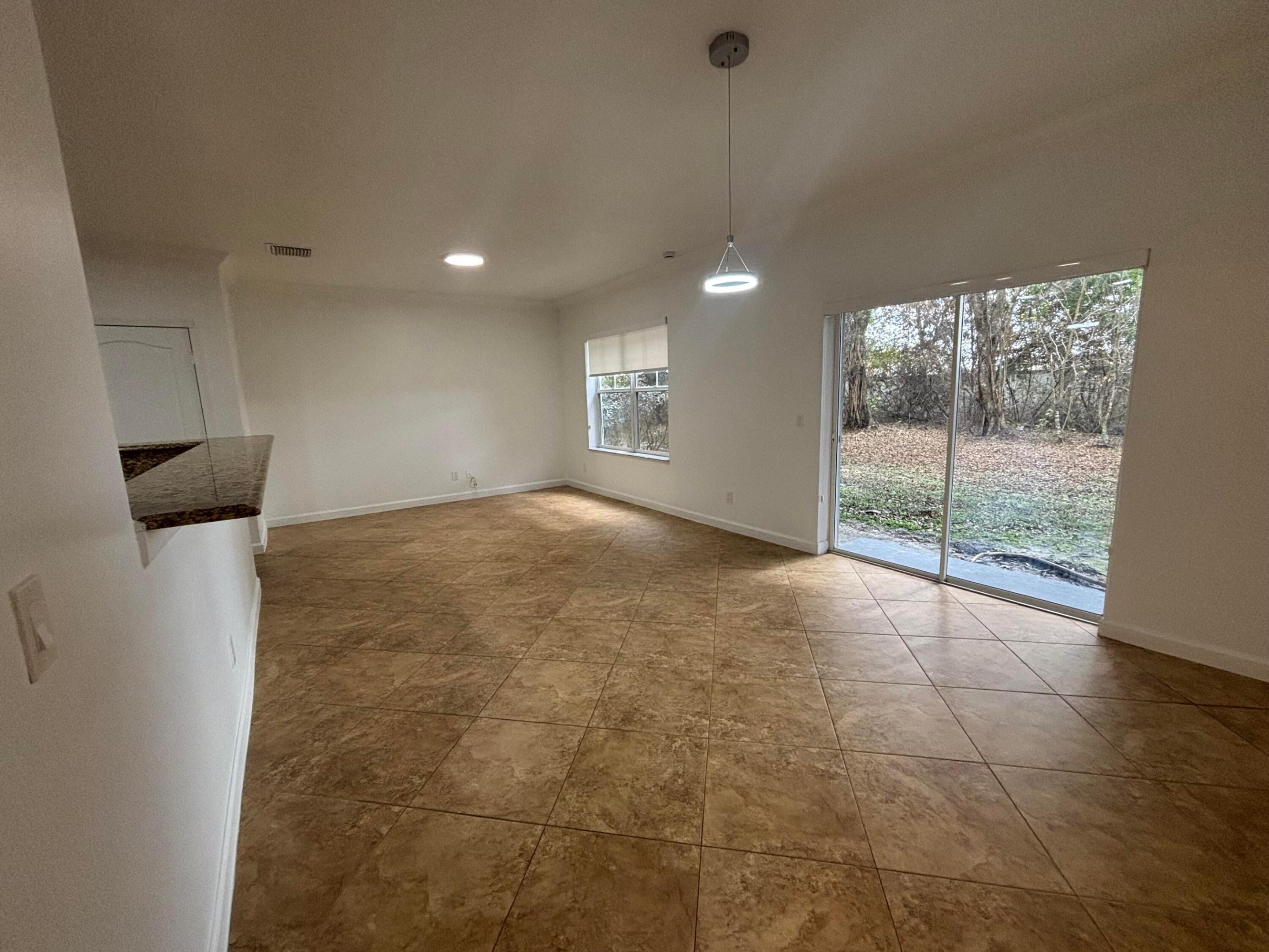 2555 Creekside Drive