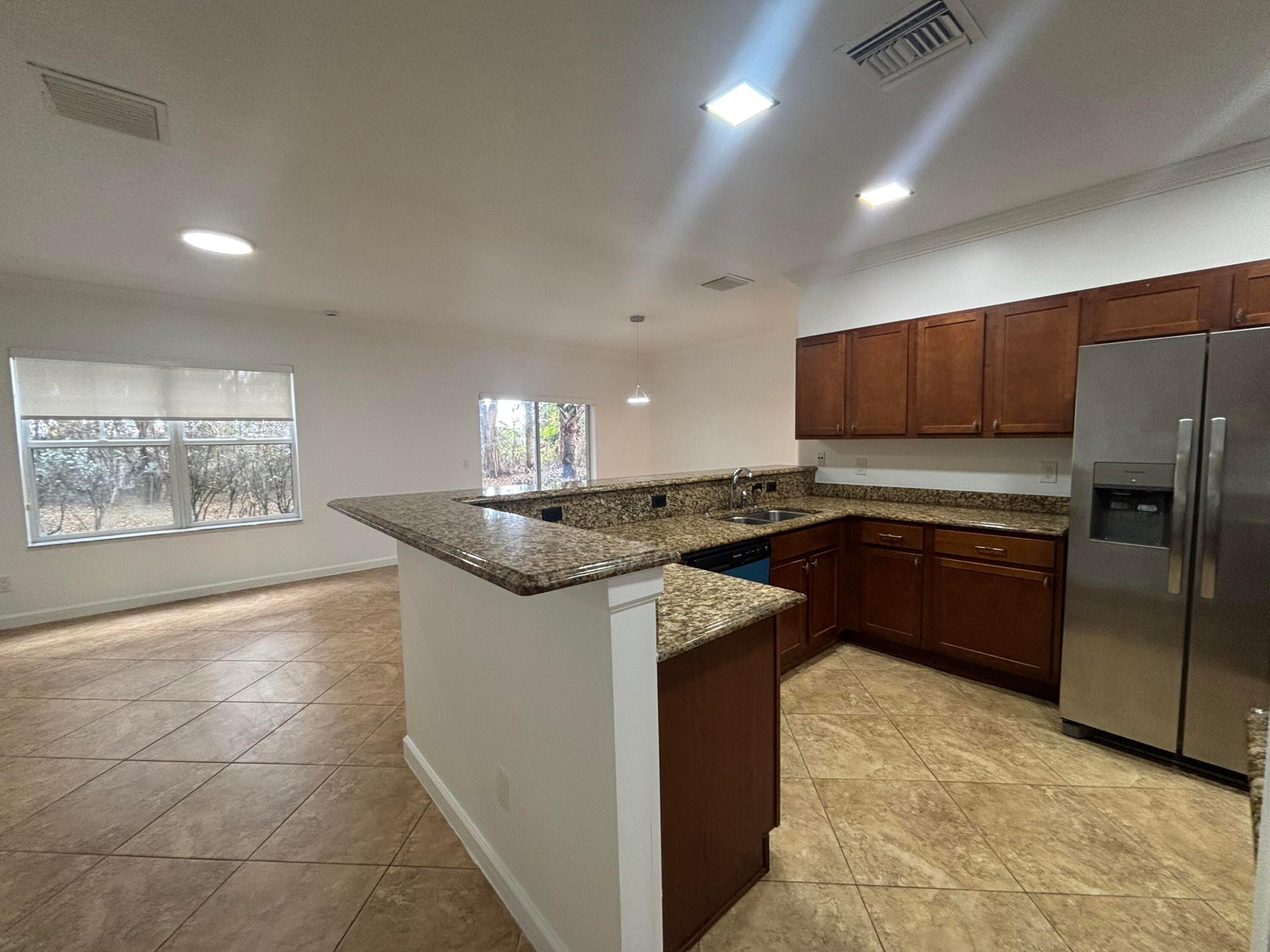 2555 Creekside Drive