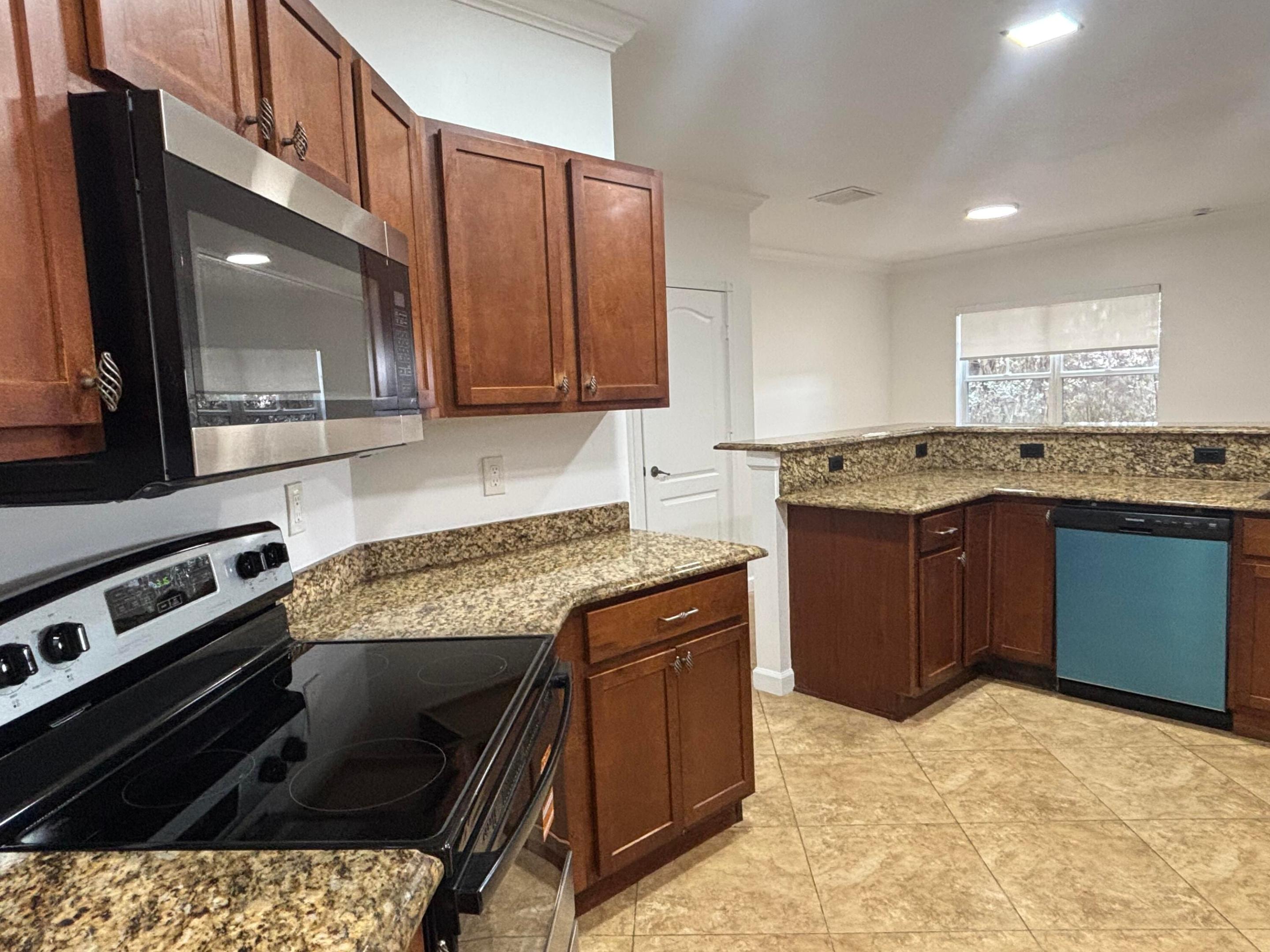 2555 Creekside Drive
