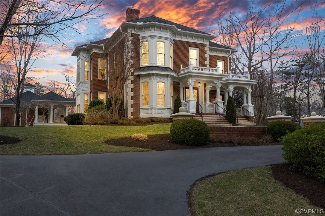 3255 Greywalls Ct