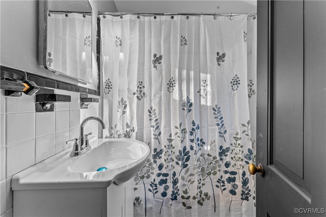 20 Stoney Point Rd
