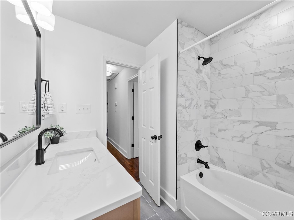 111 E 35th St