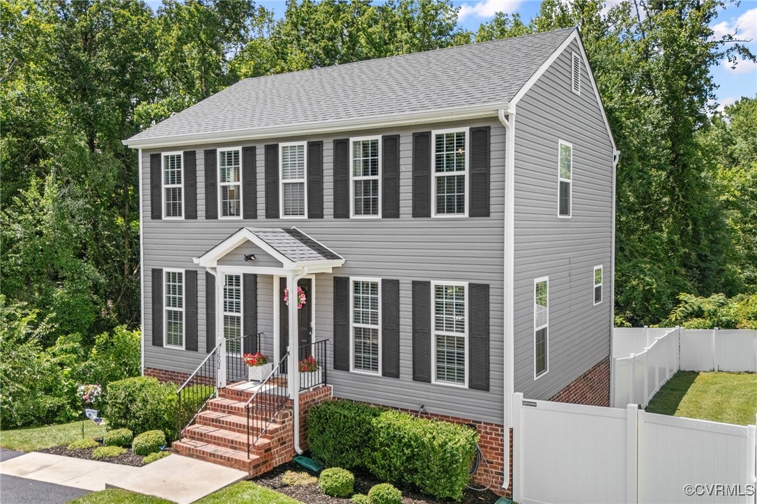 1602 Dillyn Pl