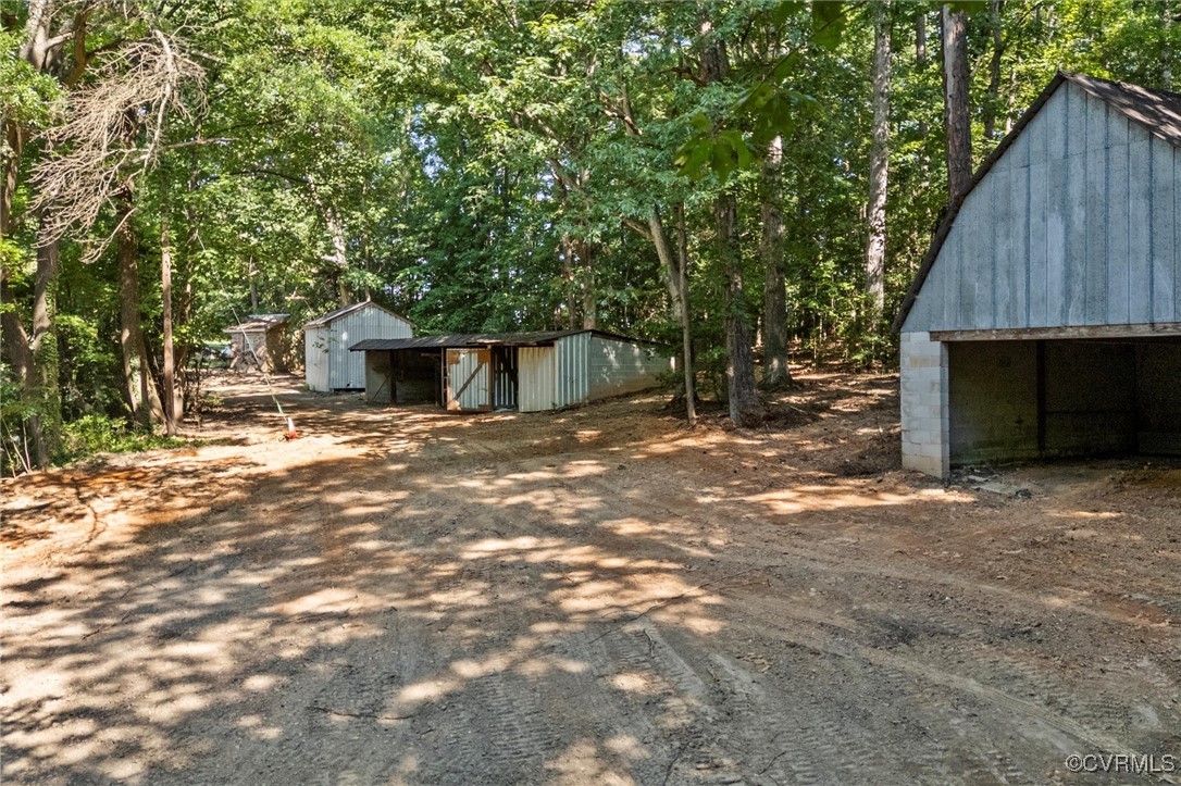 2001 Hicks Rd