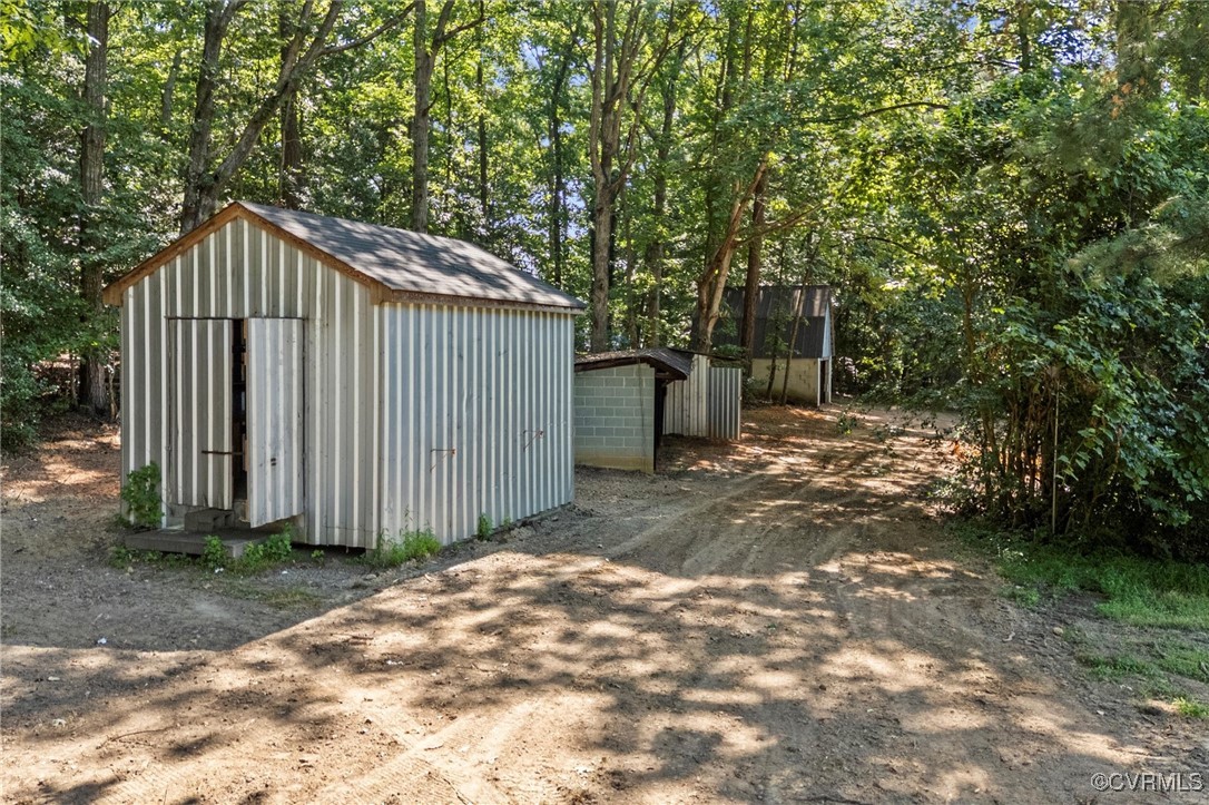 2001 Hicks Rd