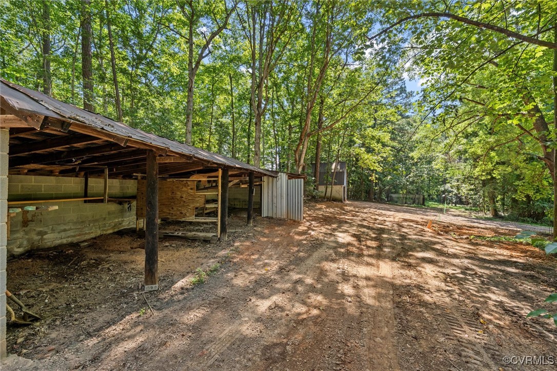 2001 Hicks Rd
