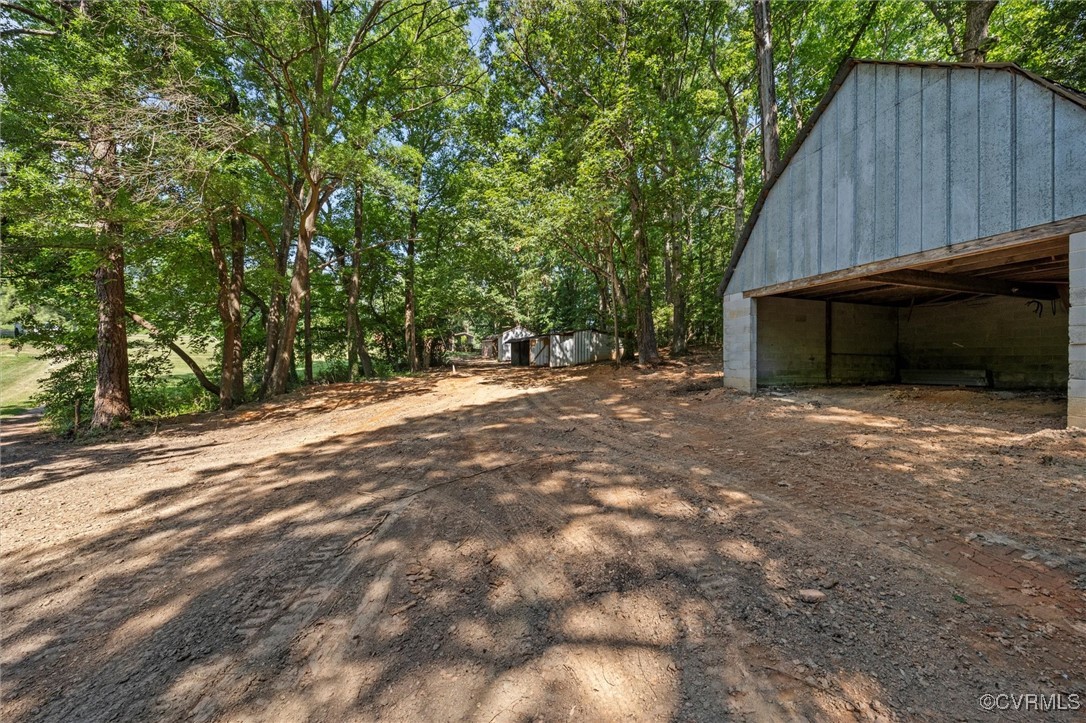 2001 Hicks Rd