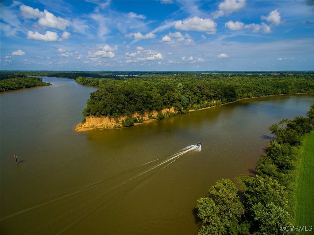 1924 White Mountain Dr