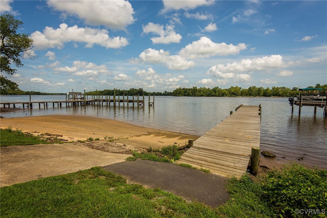 1924 White Mountain Dr