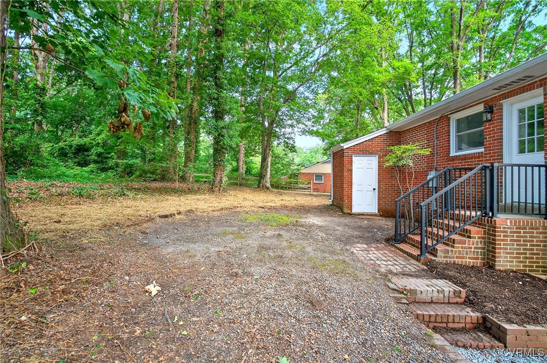 6925 Montauk Dr
