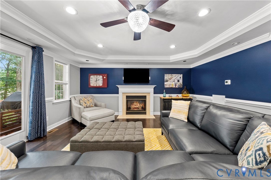 12312 Goldengate Pl