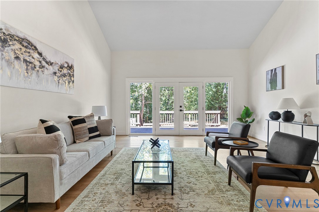 3000 River Hills Ter