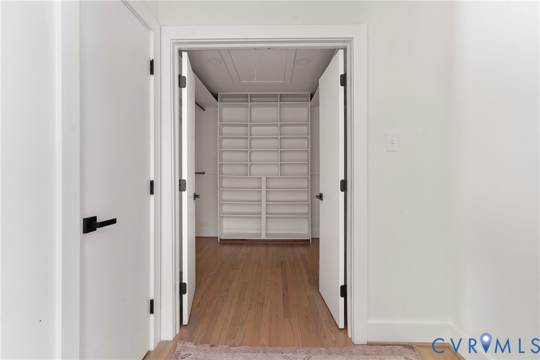 3000 River Hills Ter