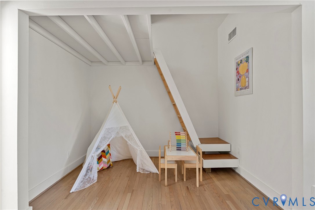 3000 River Hills Ter