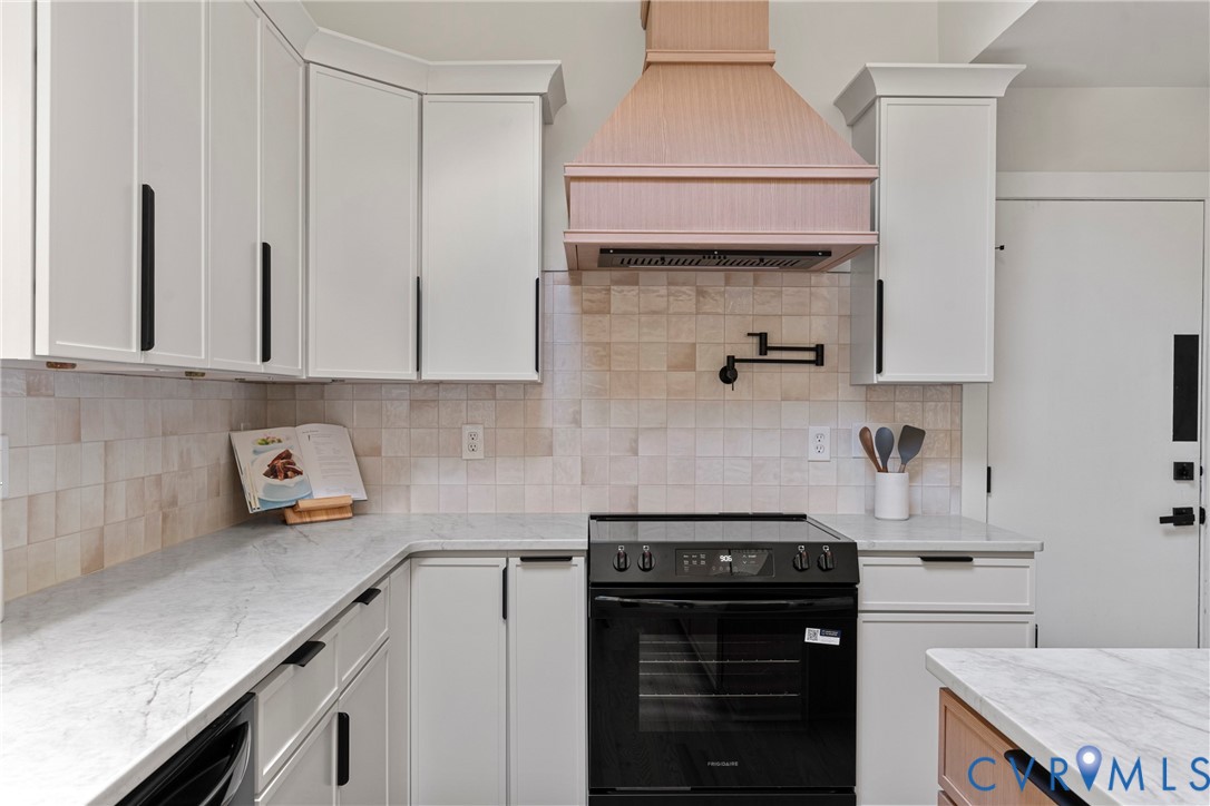 3000 River Hills Ter