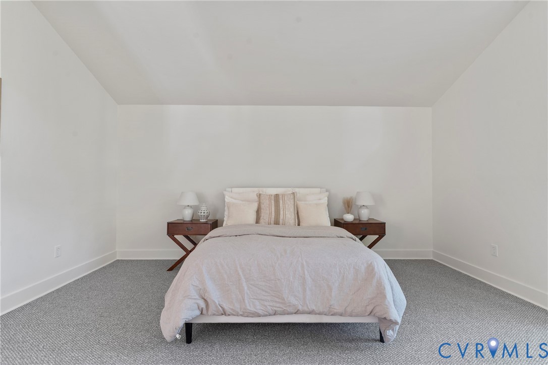 3000 River Hills Ter