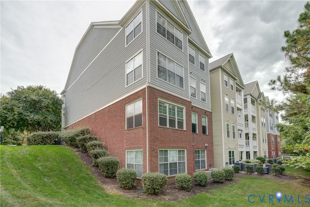 734 Bristol Village Dr Unit#305
